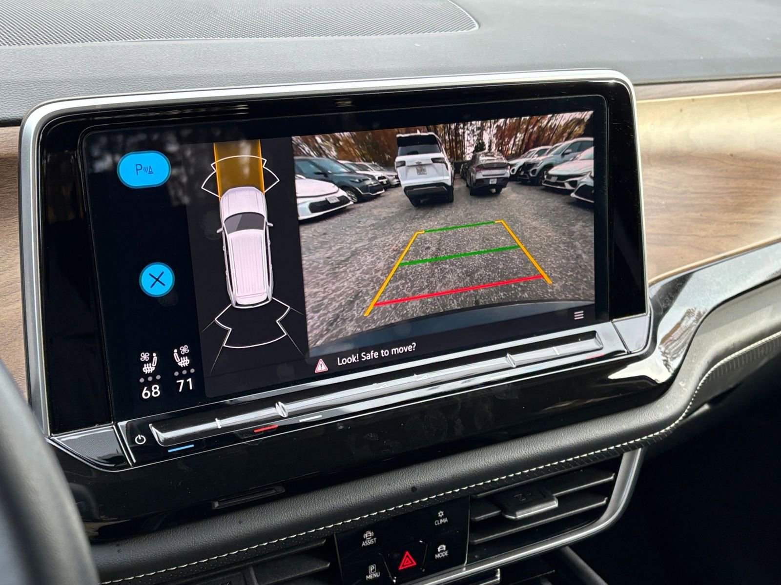 Thumbnail: 2025 Volkswagen Atlas - 17