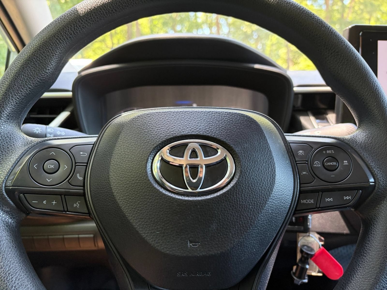 Thumbnail: 2025 Toyota Corolla - 25