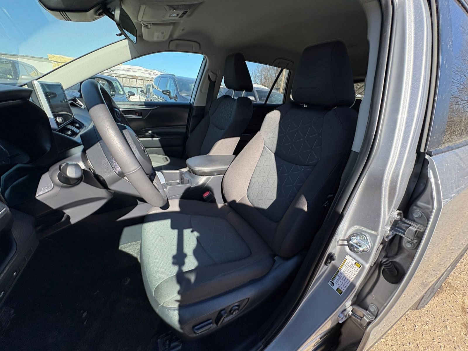 Thumbnail: 2025 Toyota RAV4 - 34