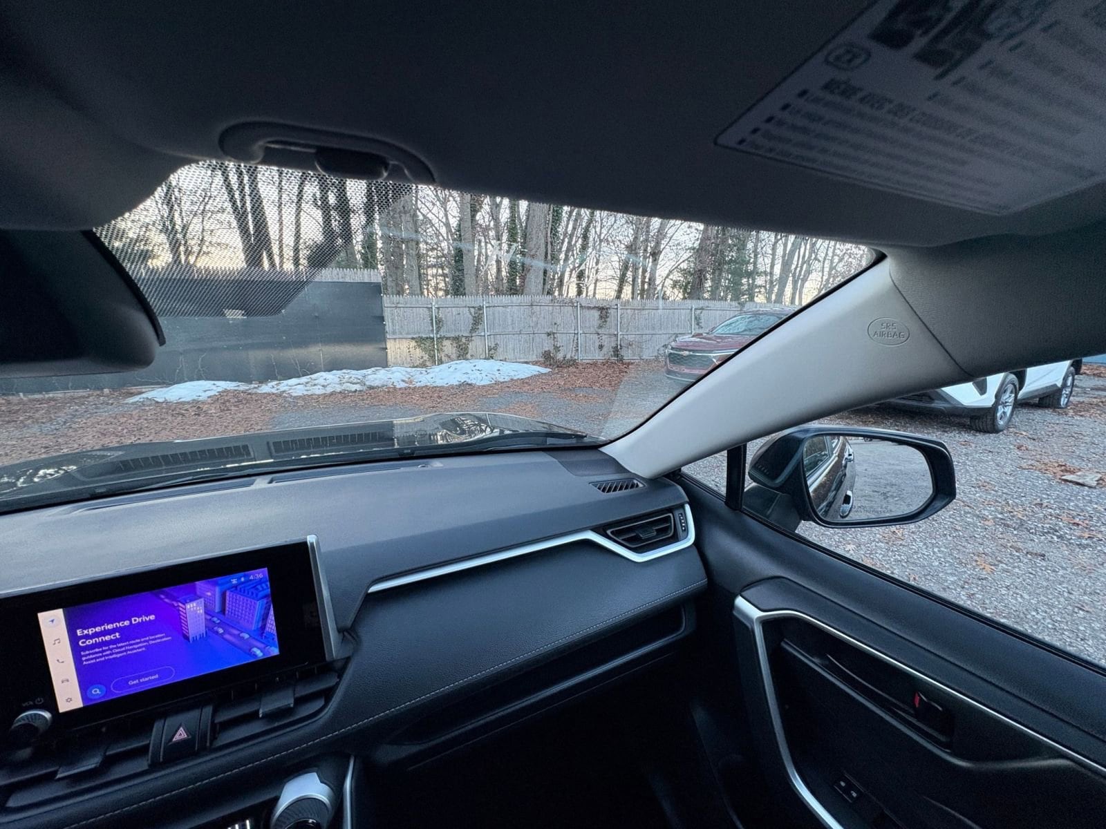 Thumbnail: 2025 Toyota RAV4 - 32