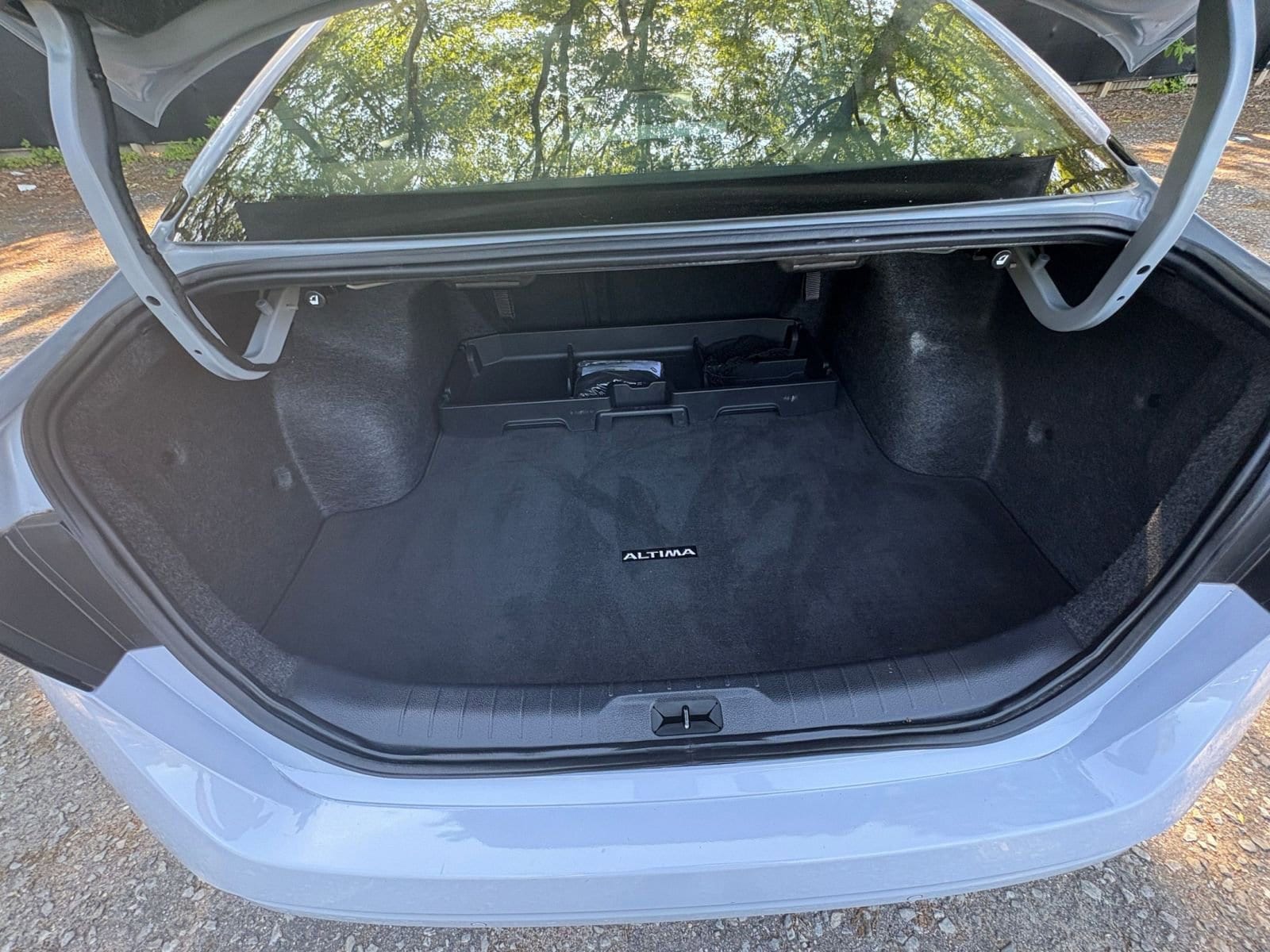 2024 Nissan Altima SR 27