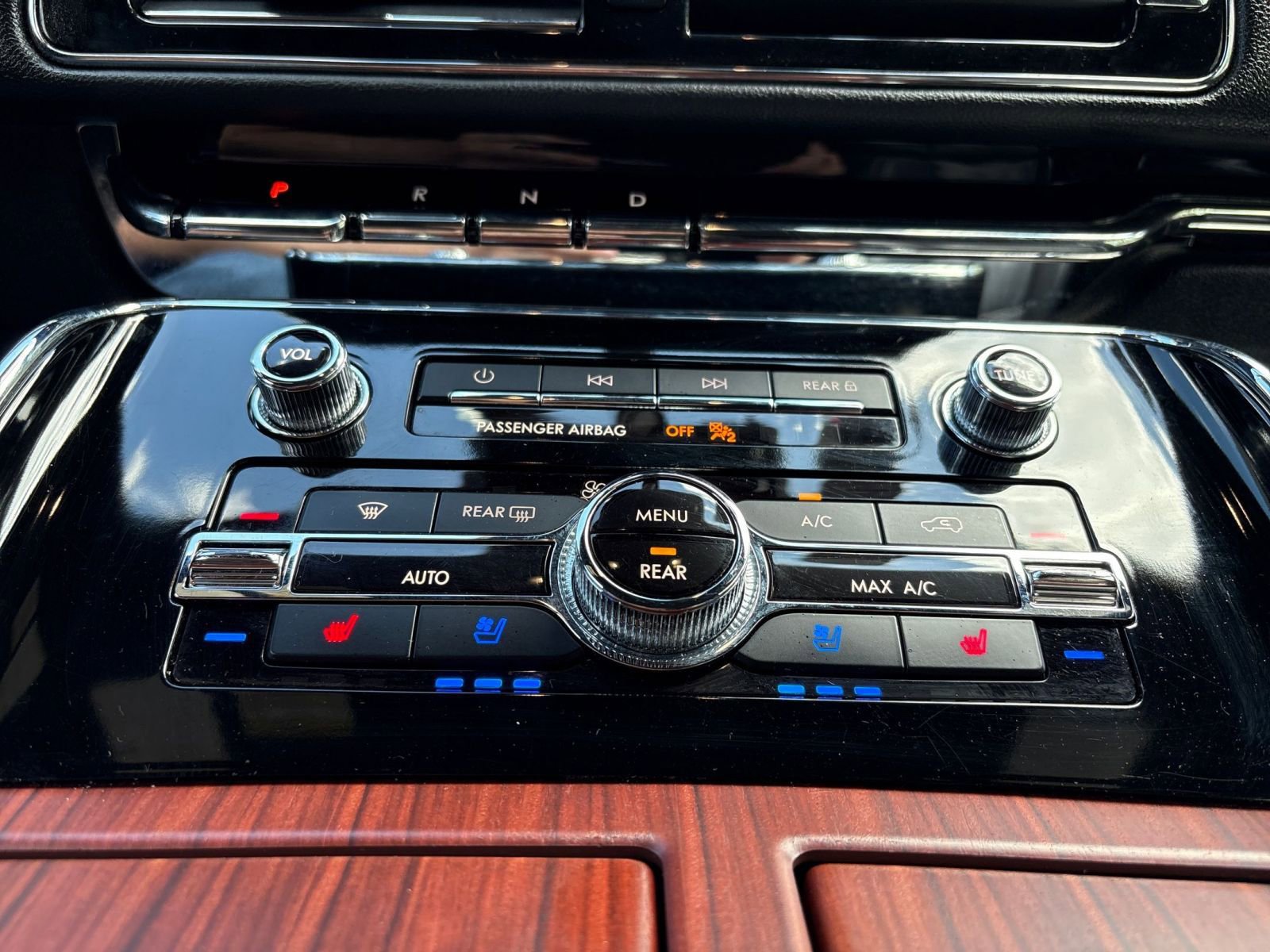 Thumbnail: 2024 Lincoln Navigator - 21