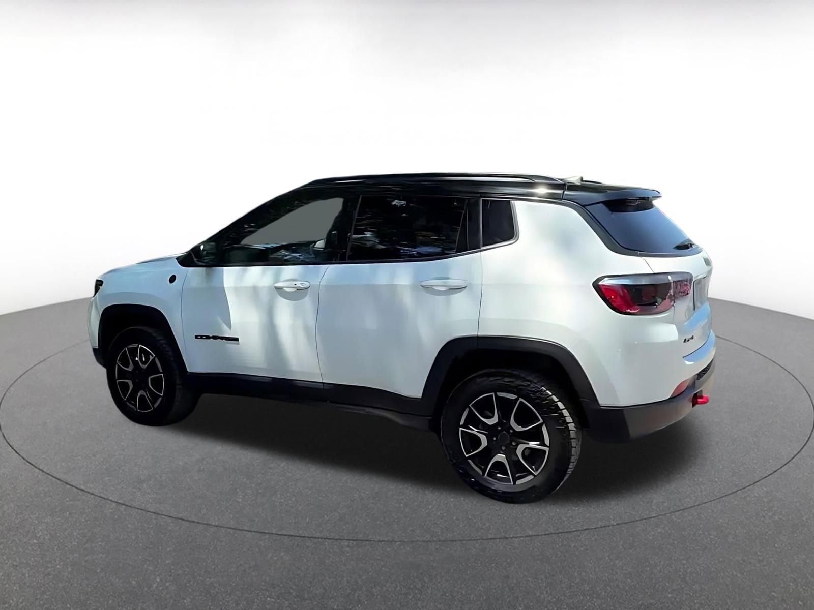 Thumbnail: 2025 Jeep Compass - 10