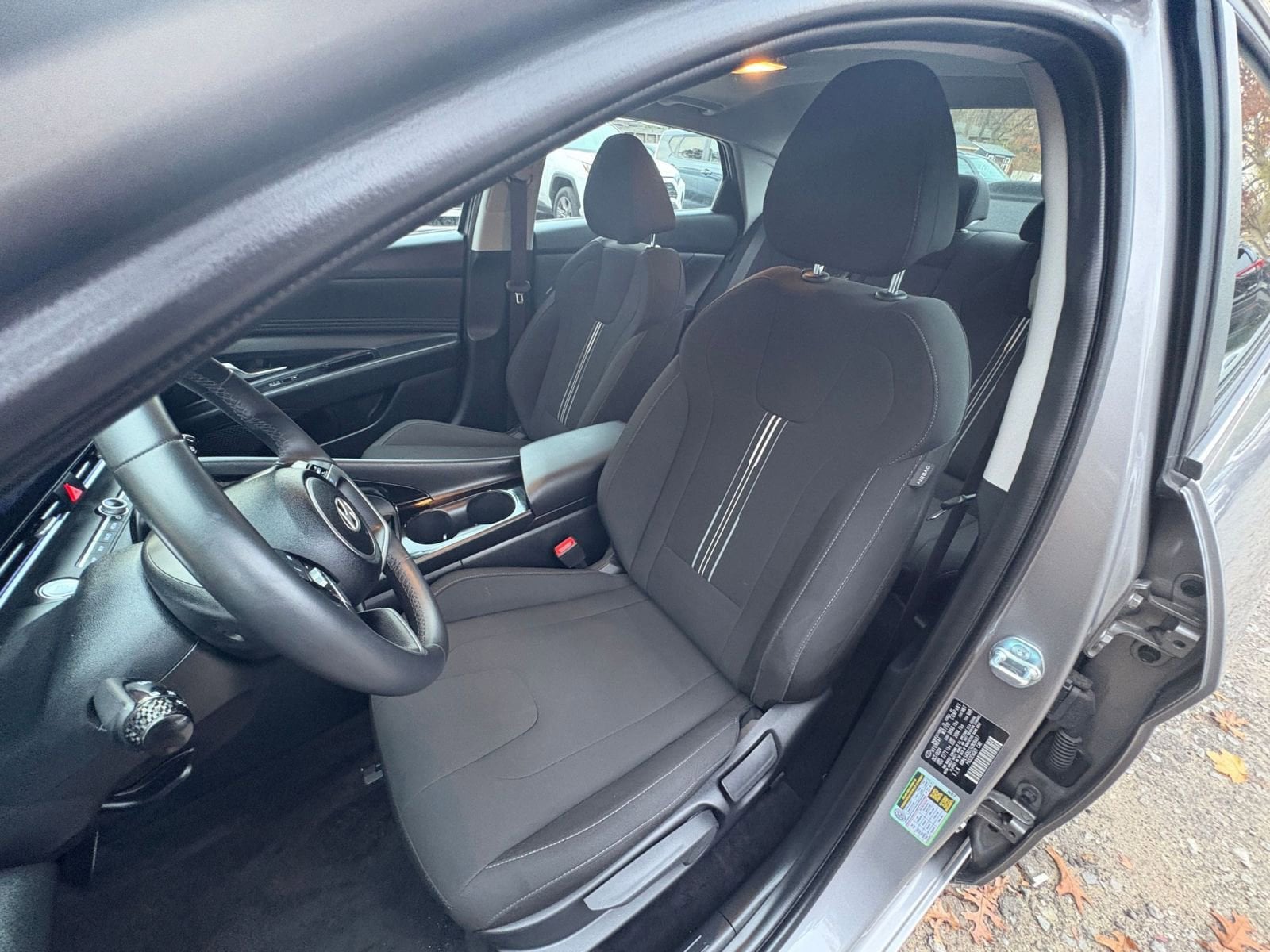 Thumbnail: 2025 Hyundai Elantra - 32