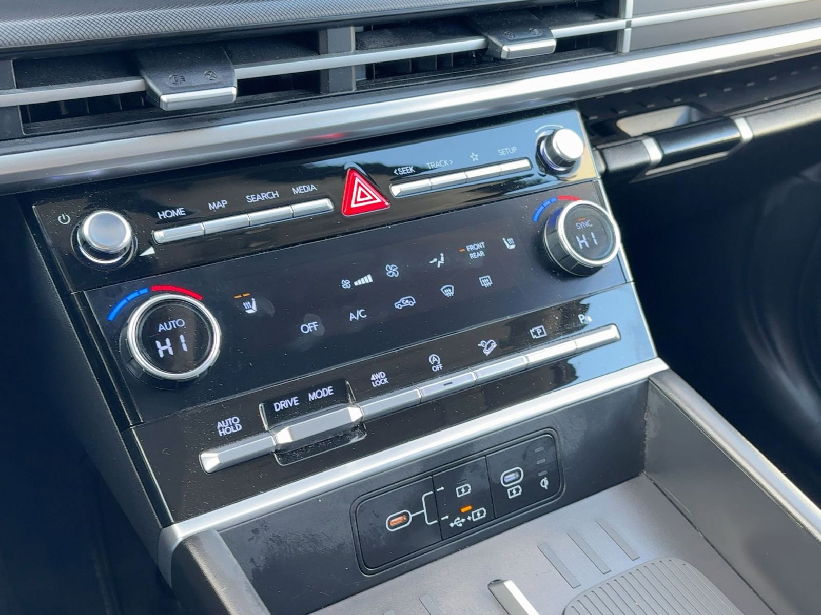 Thumbnail: 2025 Hyundai Santa Fe - 24