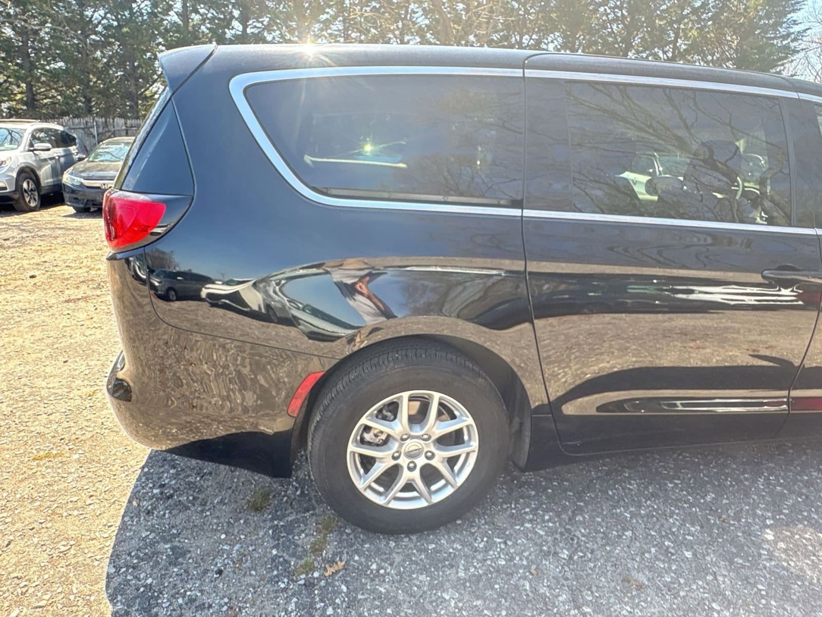 Thumbnail: 2024 Chrysler Voyager - 7