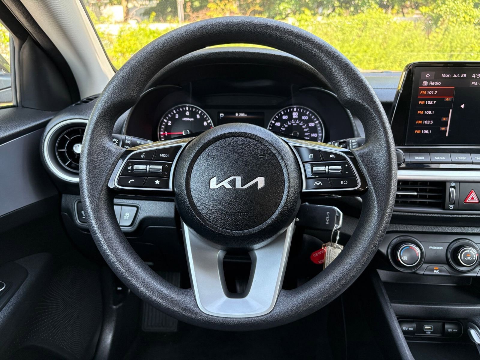 Thumbnail: 2023 Kia Forte - 26