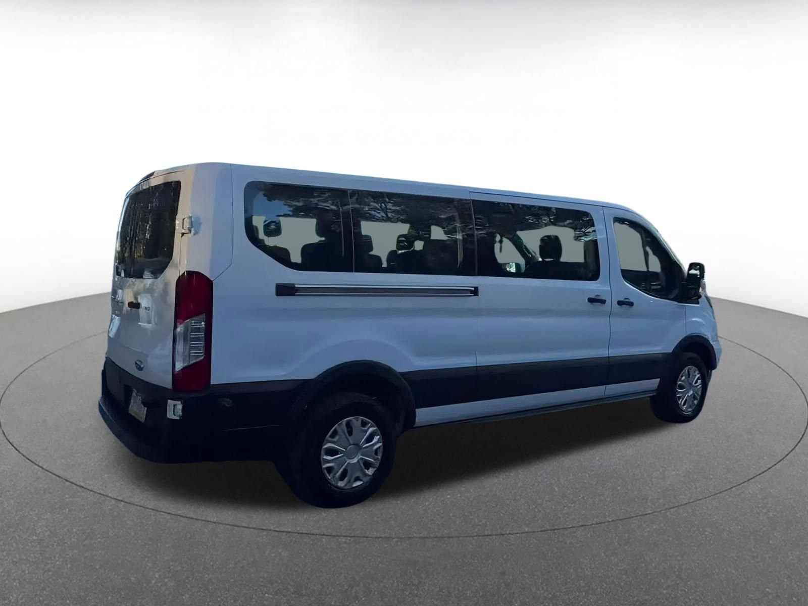 Thumbnail: 2024 Ford Econoline - 15