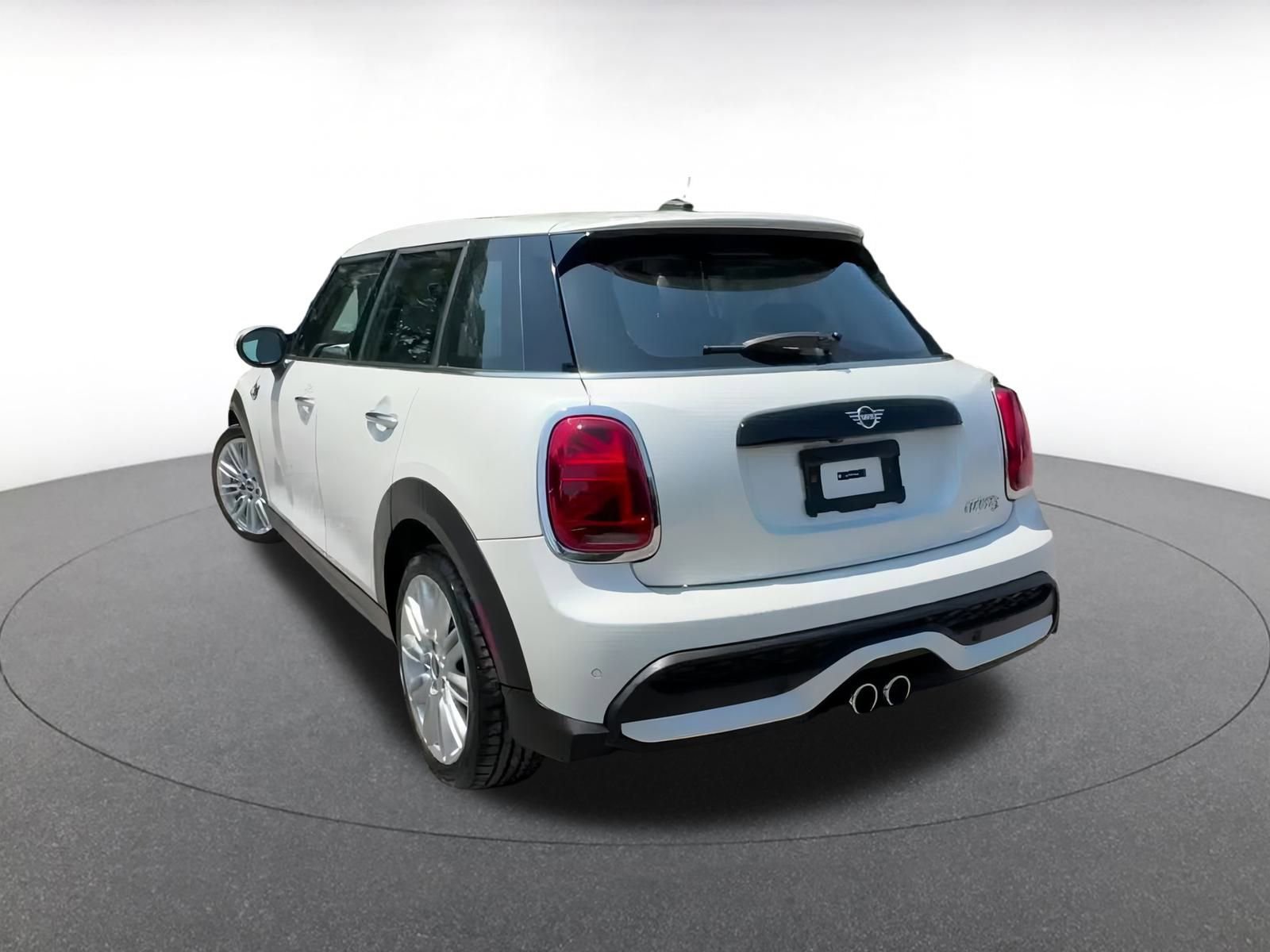 Thumbnail: 2024 MINI Cooper Hardtop - 11