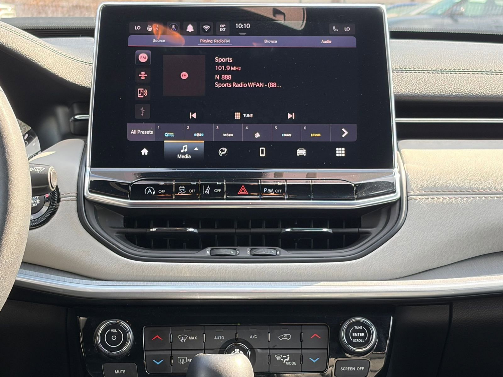 Thumbnail: 2025 Jeep Compass - 17