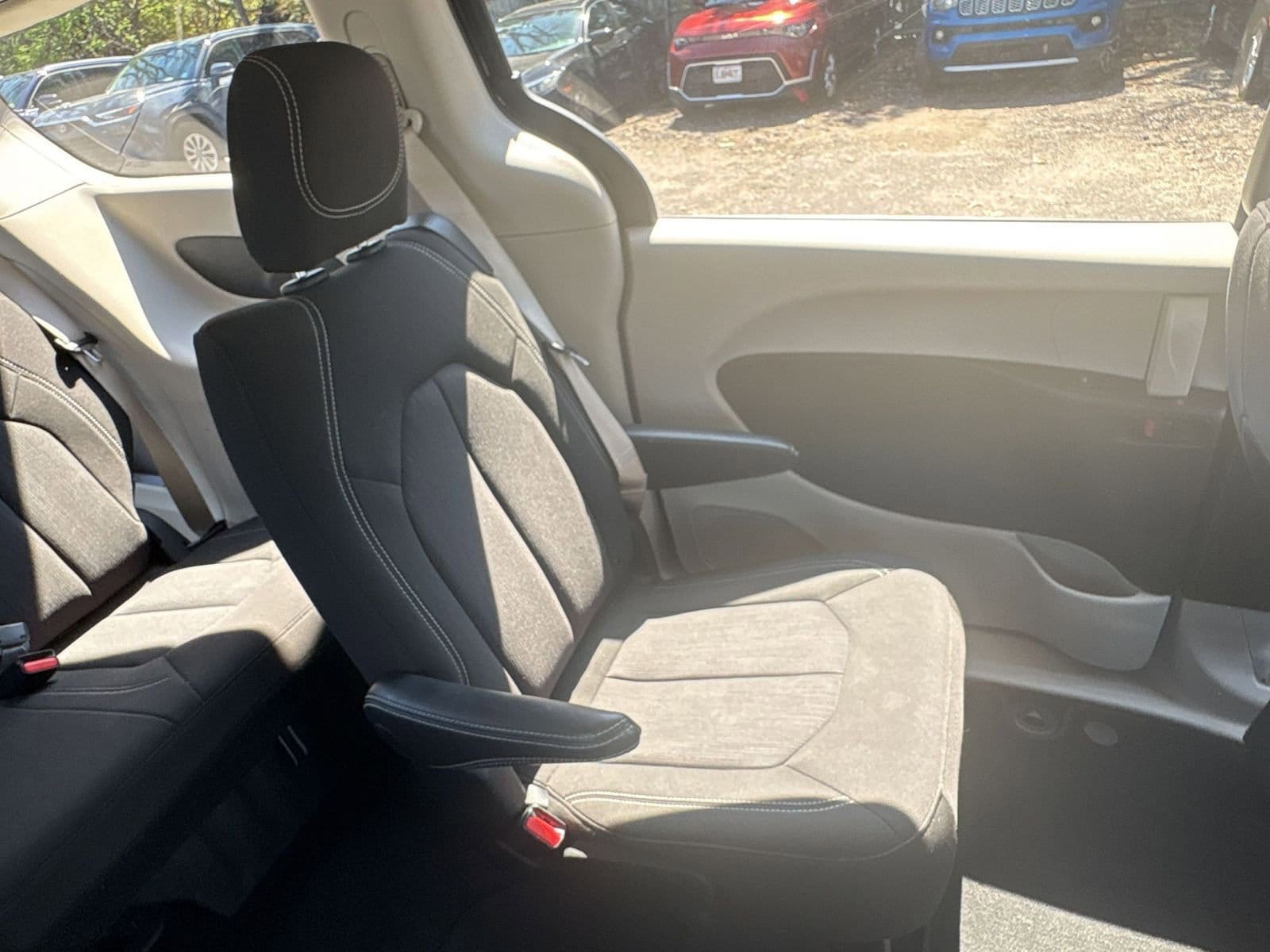 Thumbnail: 2024 Chrysler Voyager - 15