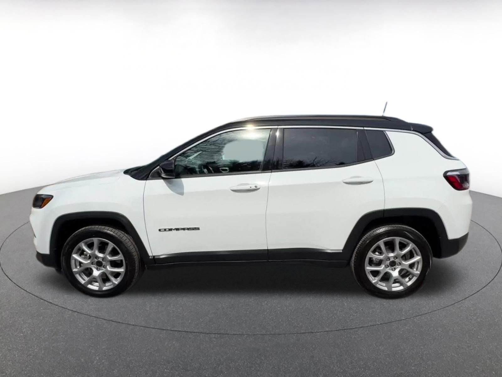 Thumbnail: 2025 Jeep Compass - 9