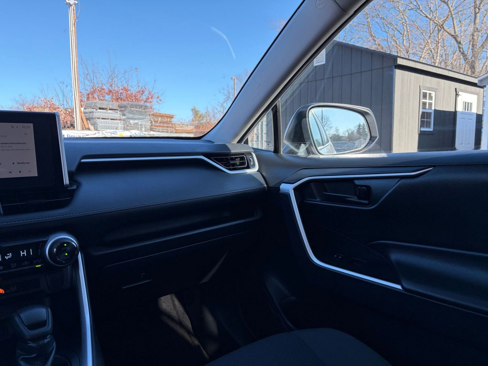 Thumbnail: 2025 Toyota RAV4 - 34