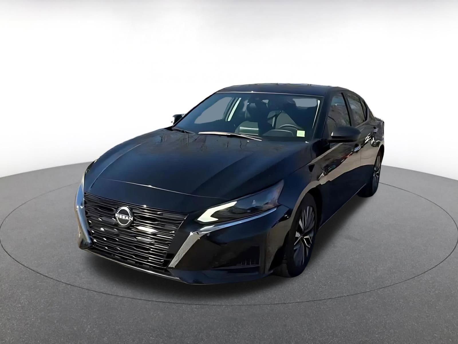 Thumbnail: 2025 Nissan Altima - 4