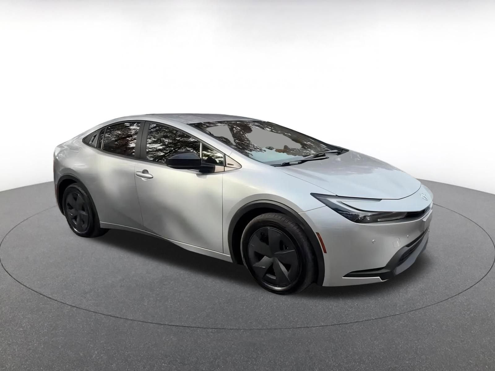 Thumbnail: 2025 Toyota Prius - 2