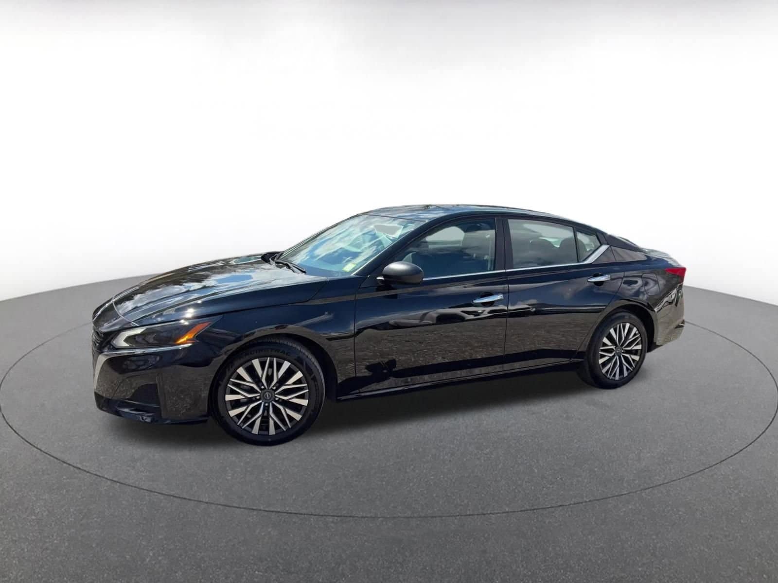 Thumbnail: 2025 Nissan Altima - 8