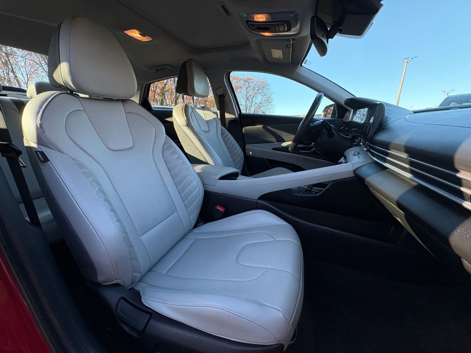 Thumbnail: 2025 Hyundai Elantra - 35