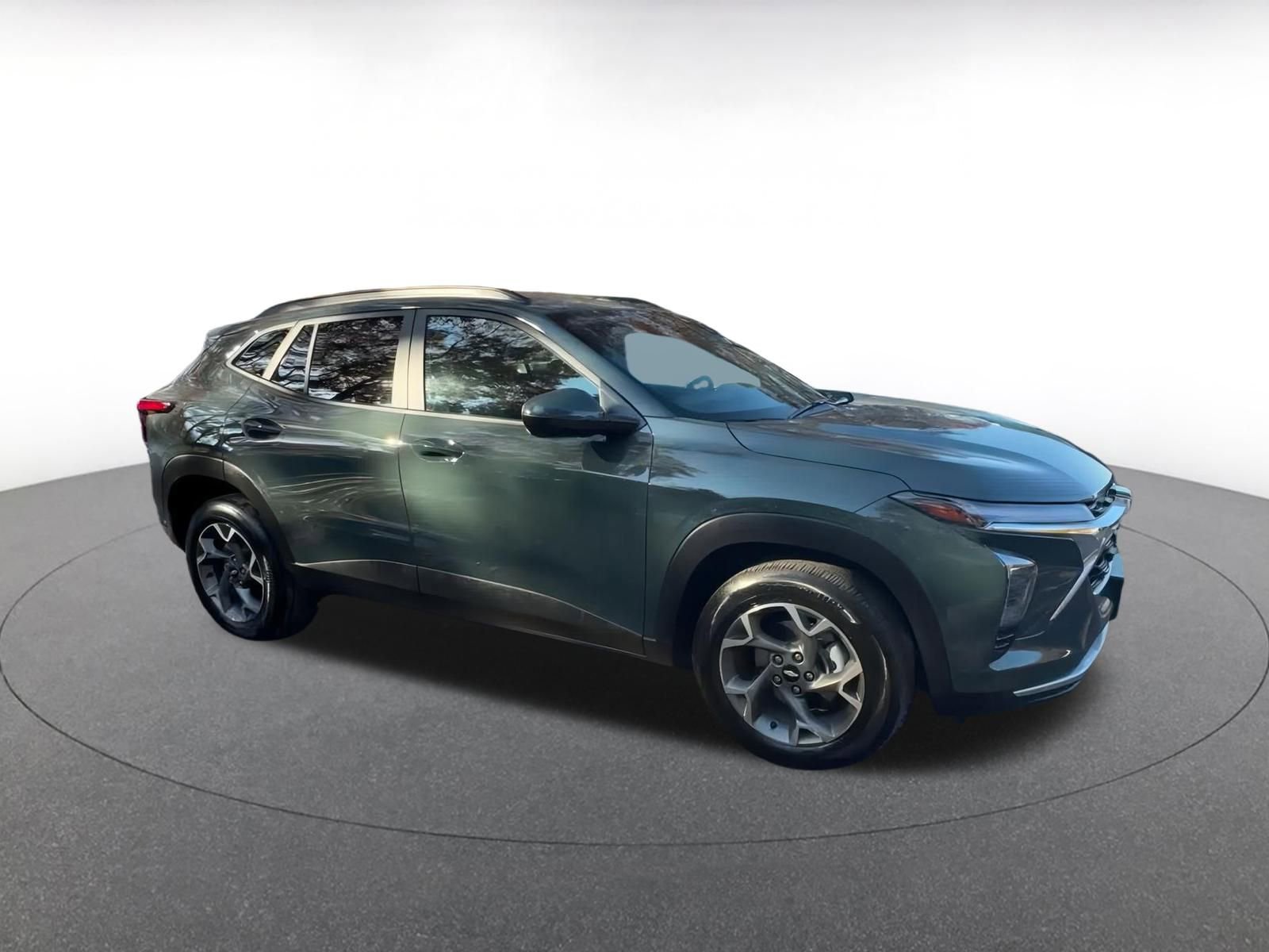 Thumbnail: 2025 Chevrolet Trax - 2