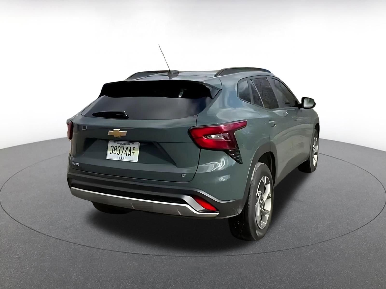 Thumbnail: 2025 Chevrolet Trax - 14