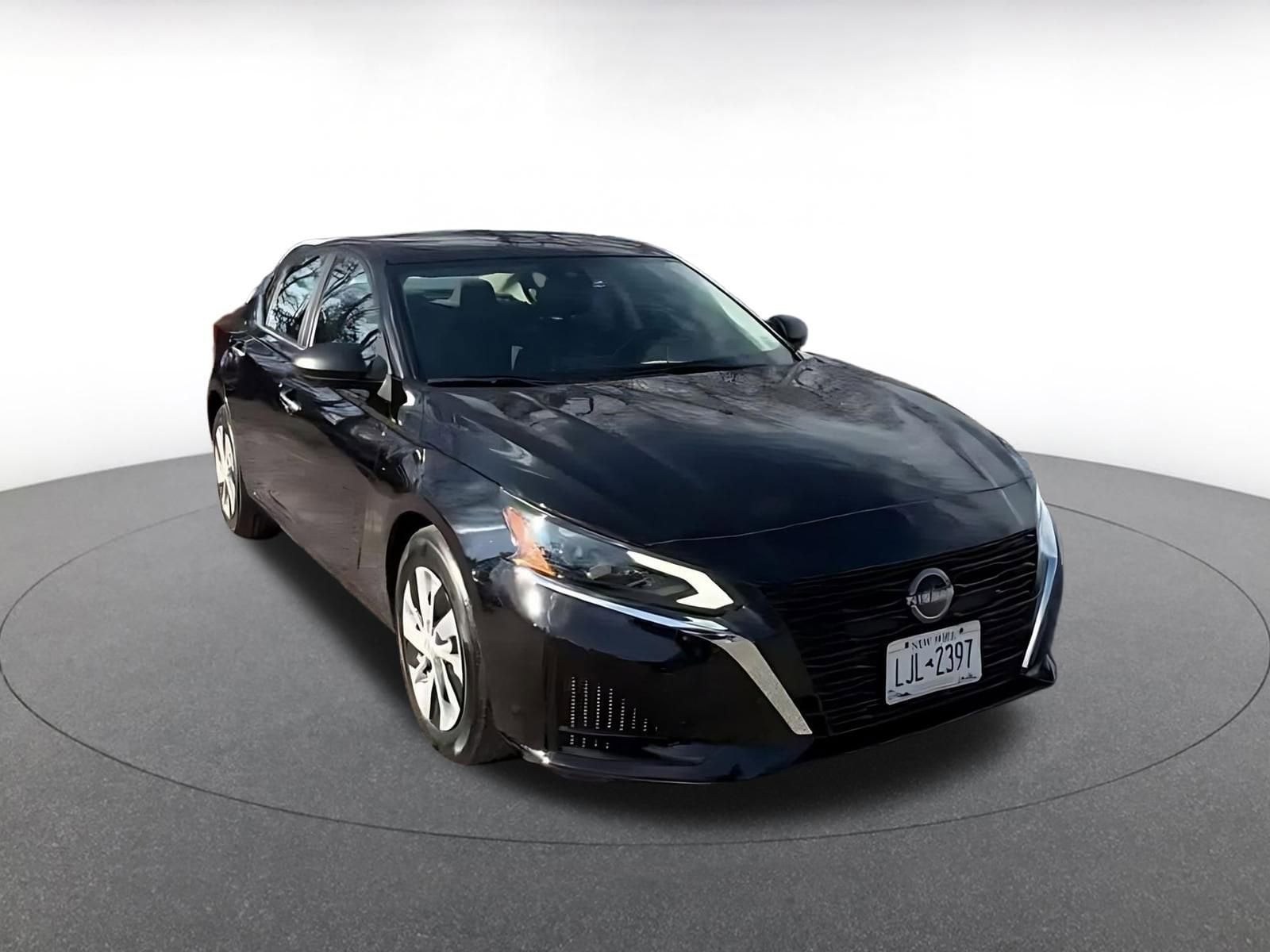 Thumbnail: 2024 Nissan Altima - 3