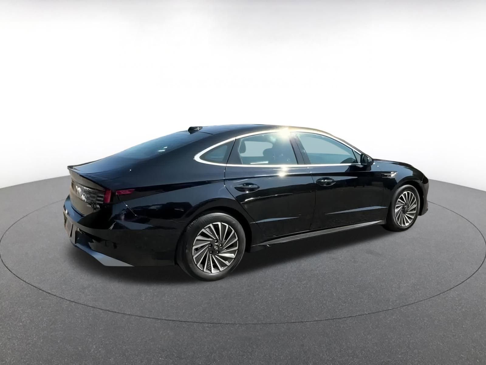 Thumbnail: 2024 Hyundai Sonata - 14