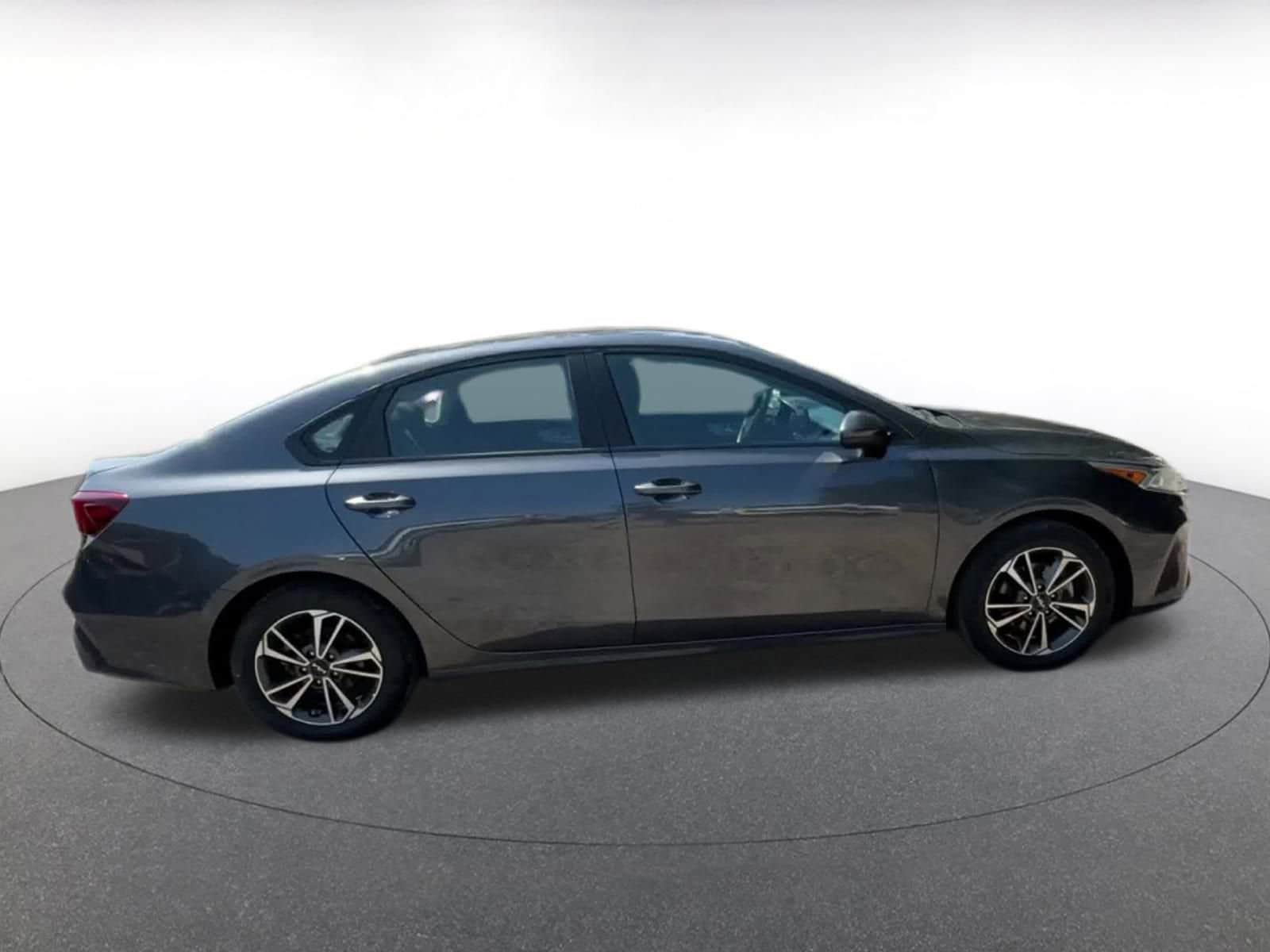 Thumbnail: 2023 Kia Forte - 16