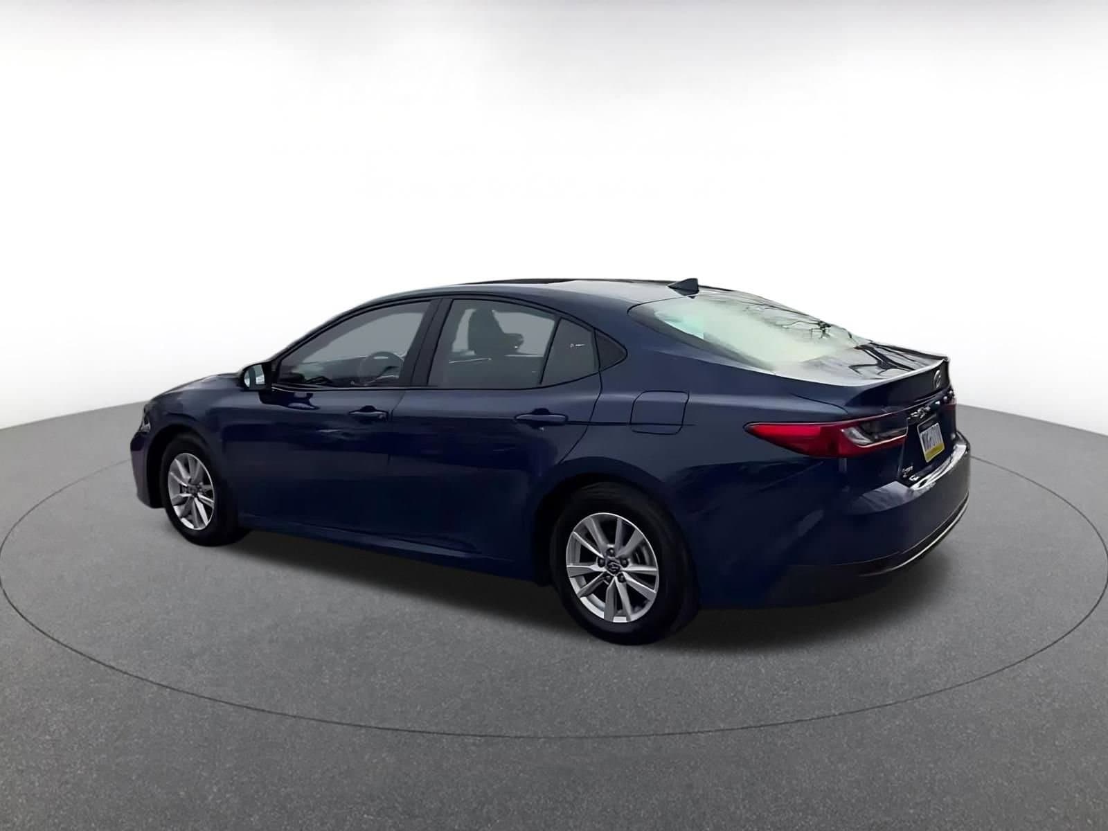 Thumbnail: 2025 Toyota Camry - 10