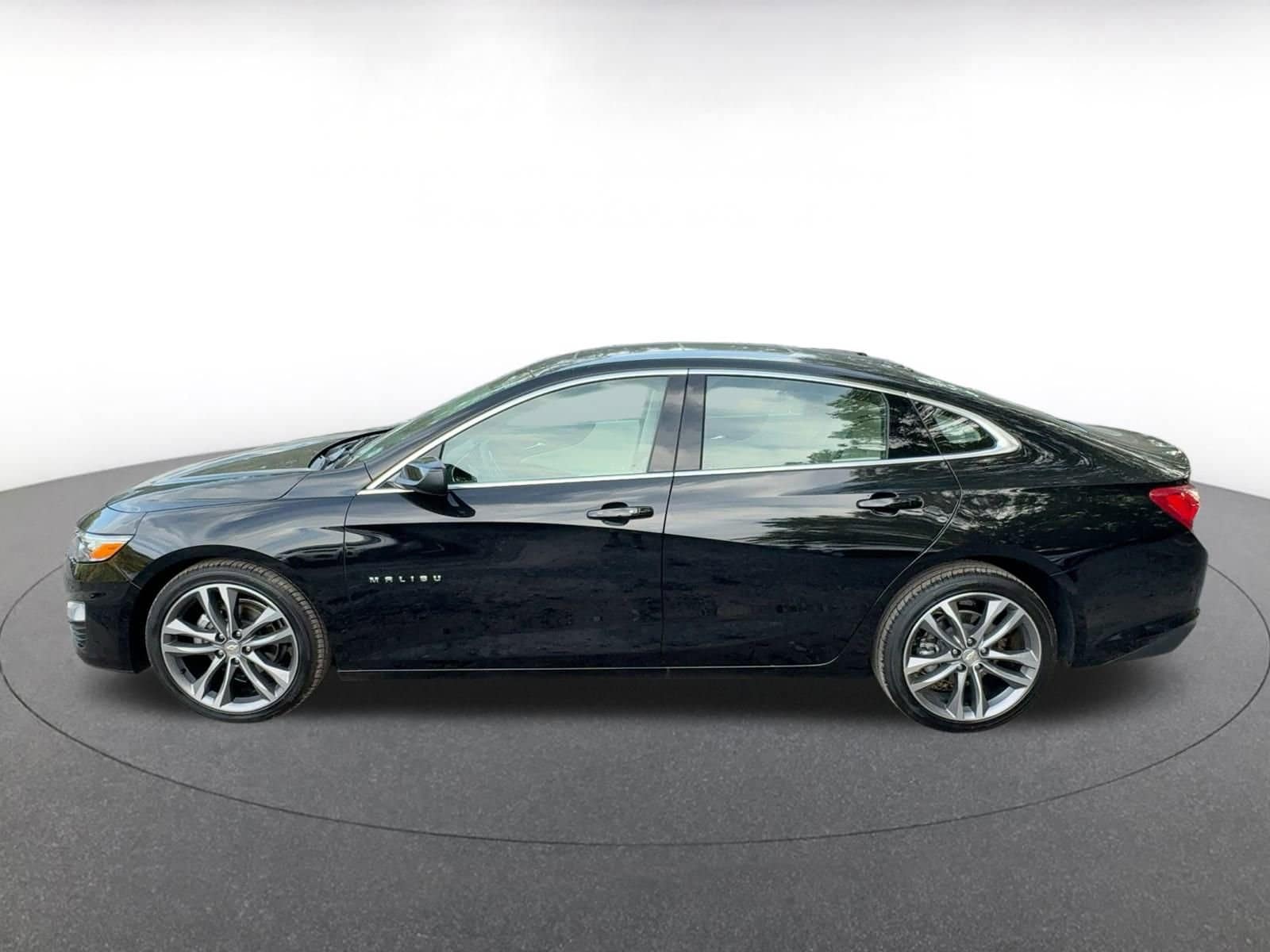 Thumbnail: 2024 Chevrolet Malibu - 4