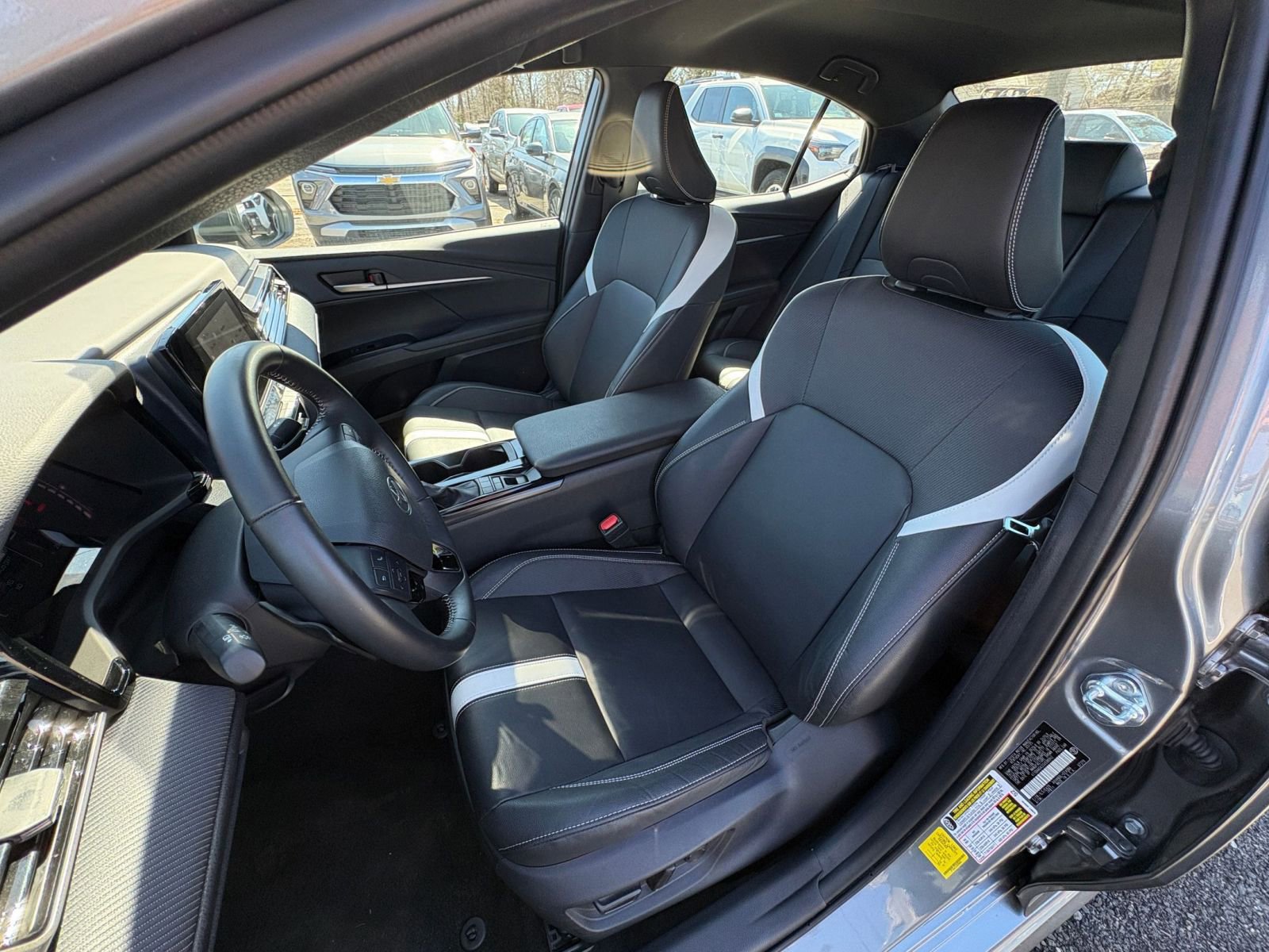 Thumbnail: 2025 Toyota Camry - 33