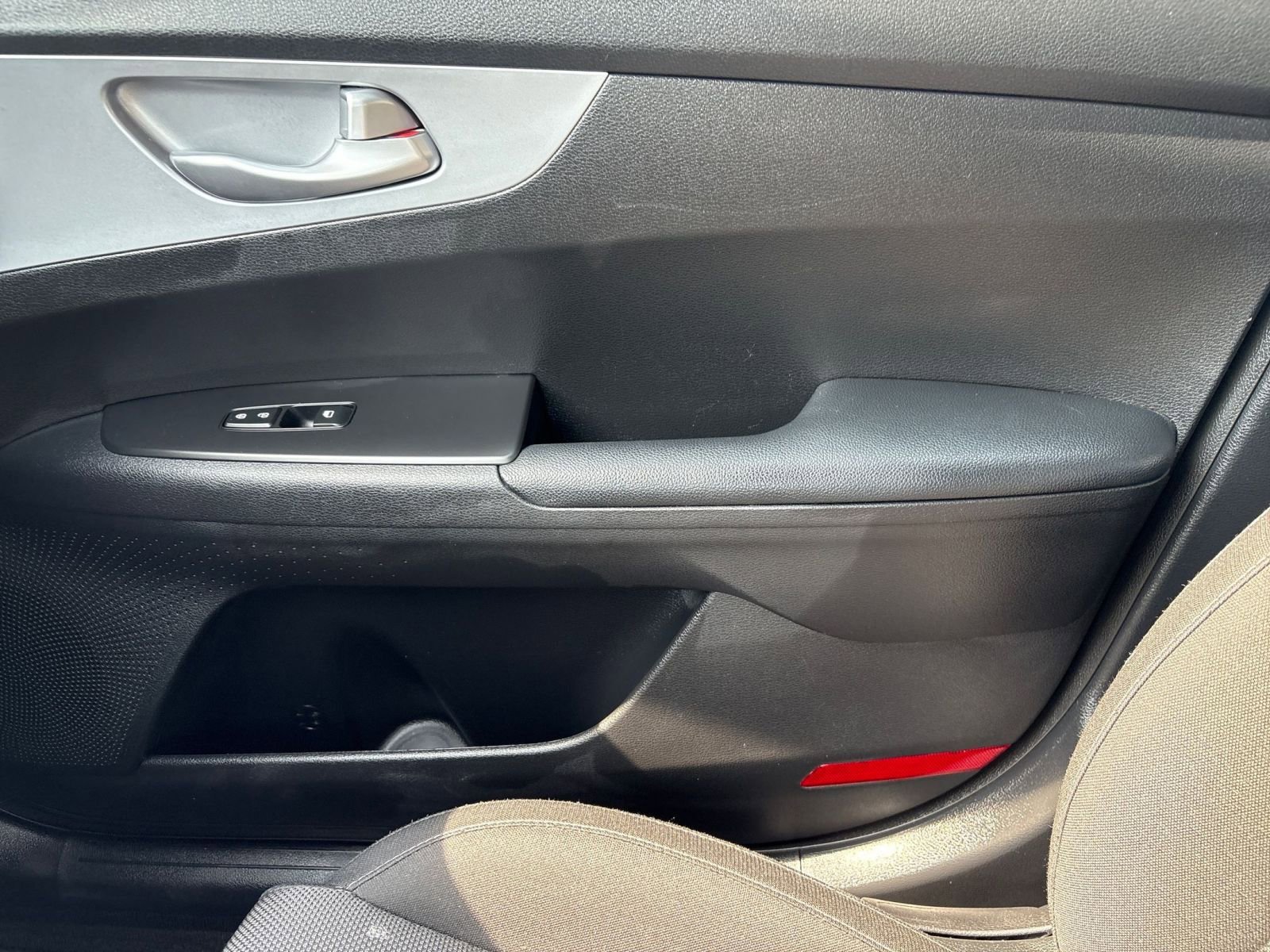 Thumbnail: 2023 Kia Forte - 15