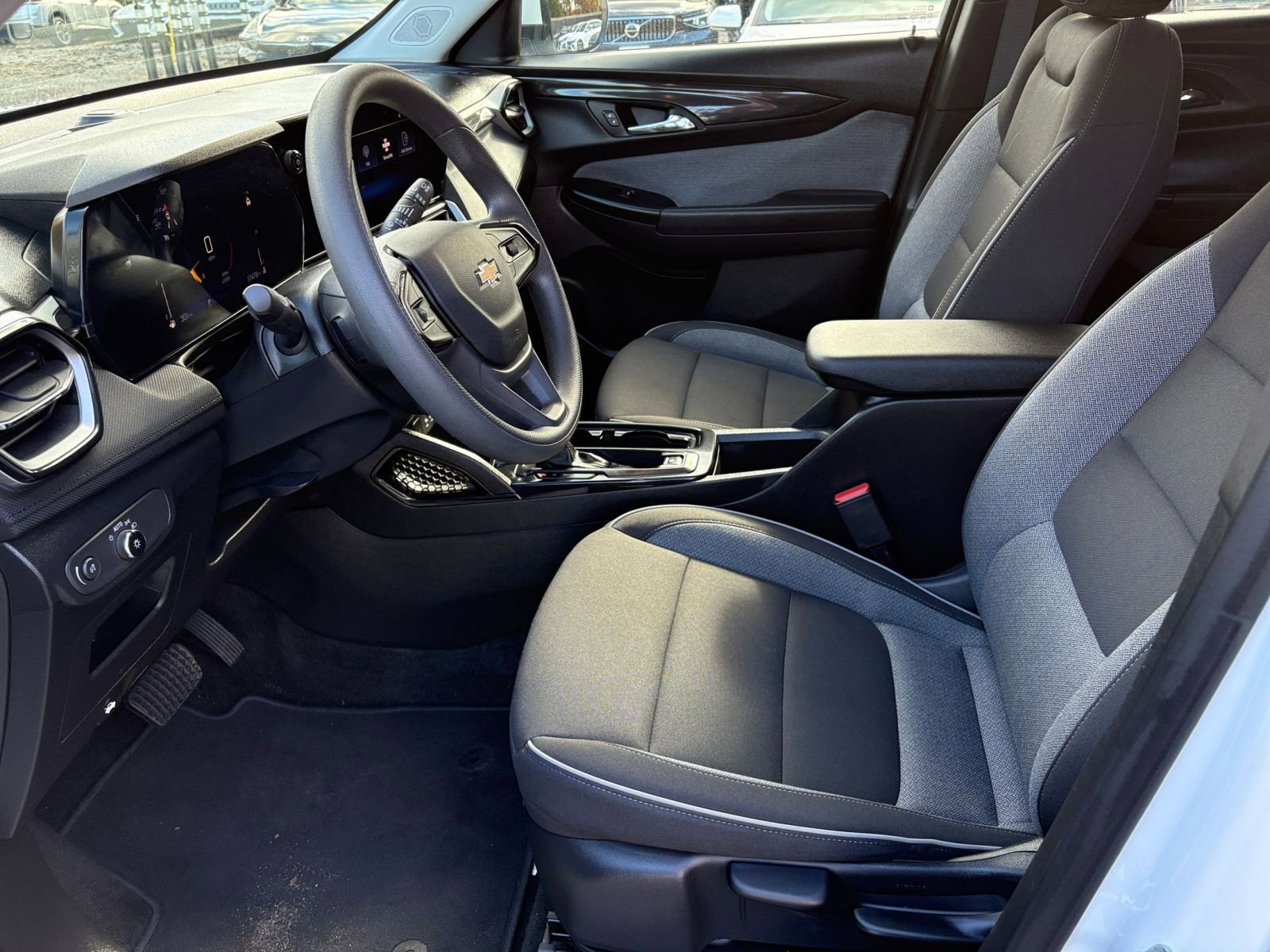 Thumbnail: 2025 Chevrolet TrailBlazer - 24