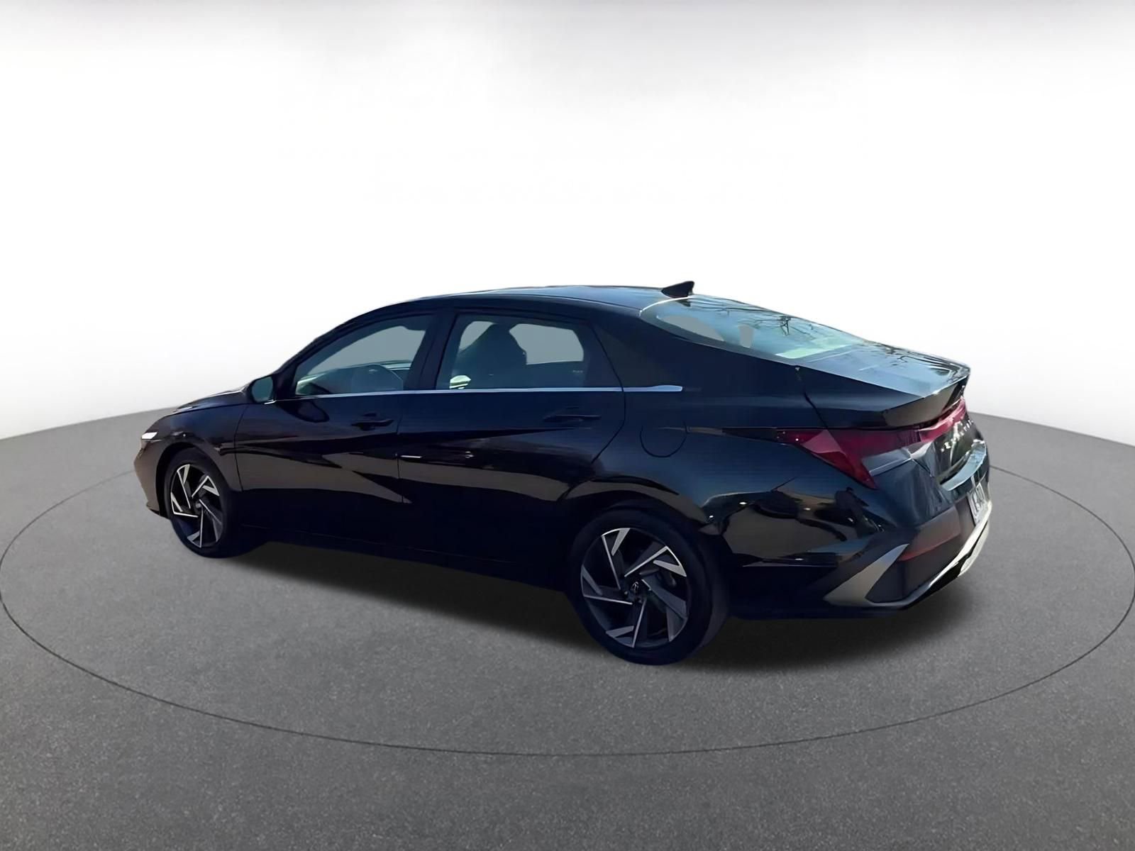 Thumbnail: 2025 Hyundai Elantra - 10