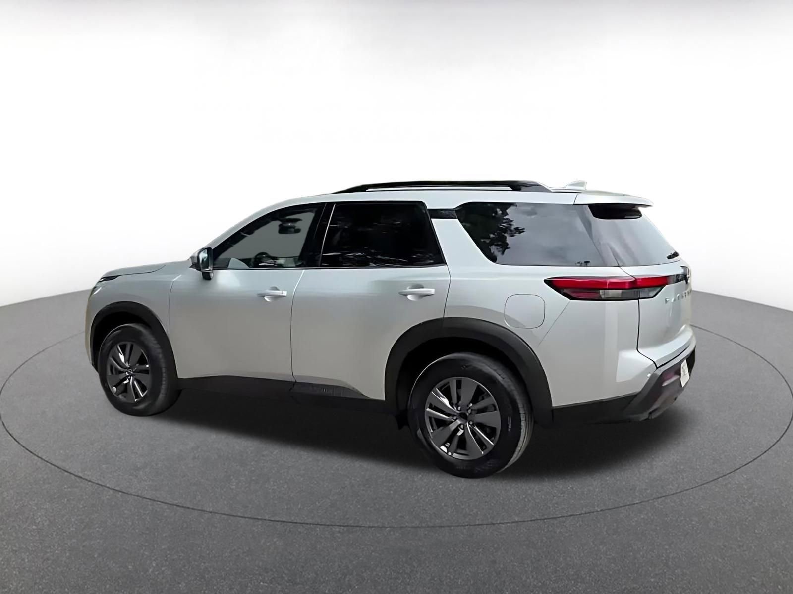 Thumbnail: 2025 Nissan Pathfinder - 10
