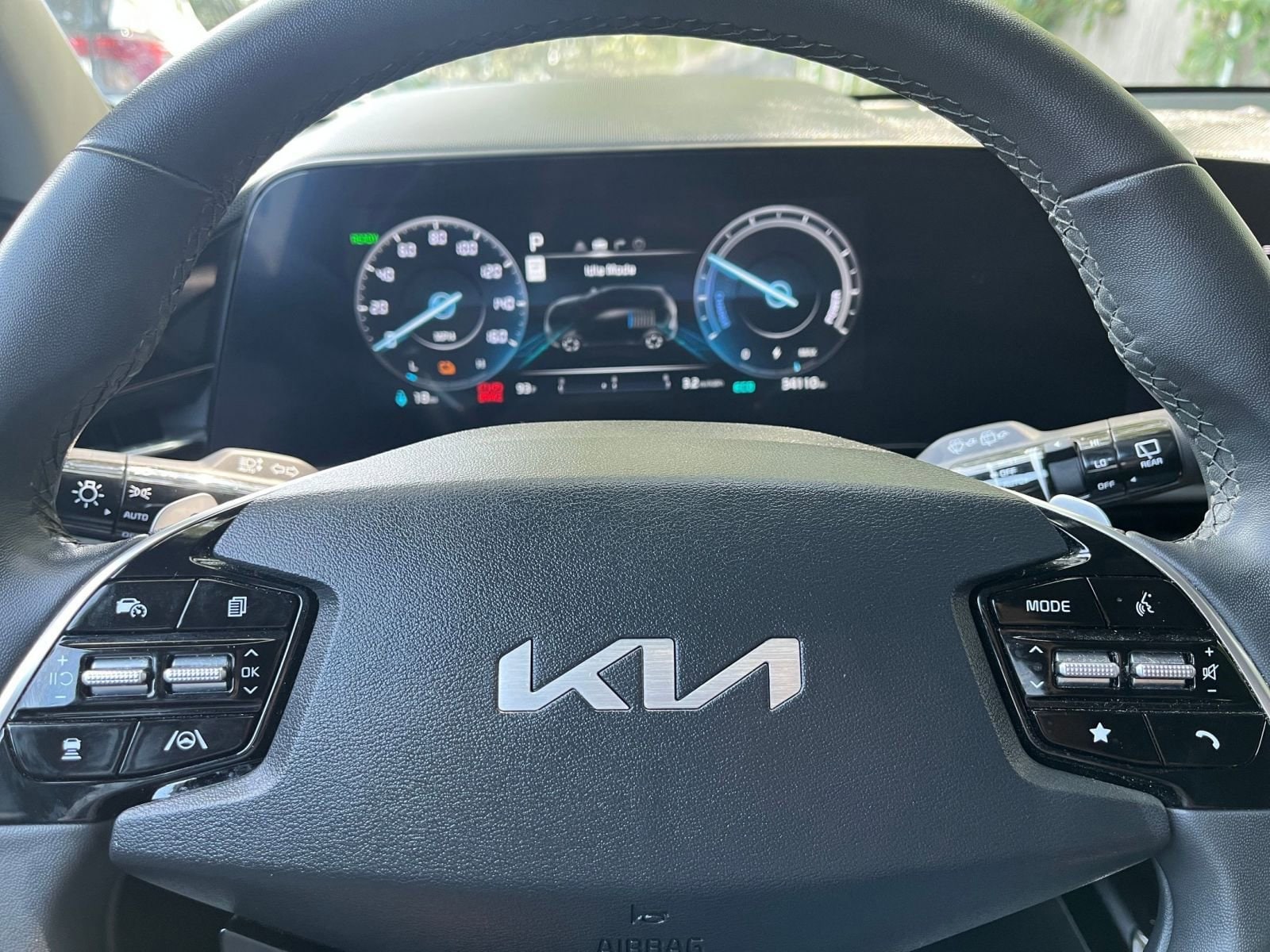 Thumbnail: 2023 Kia Niro - 32