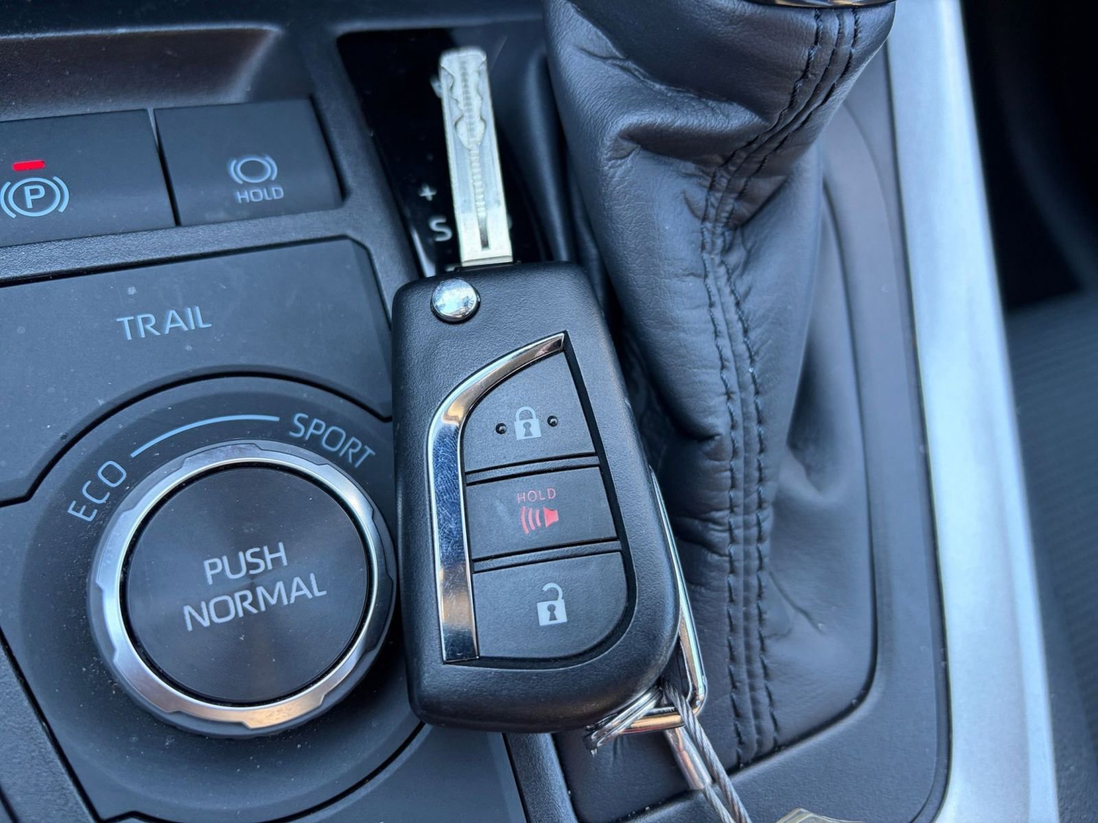 Thumbnail: 2025 Toyota RAV4 - 21