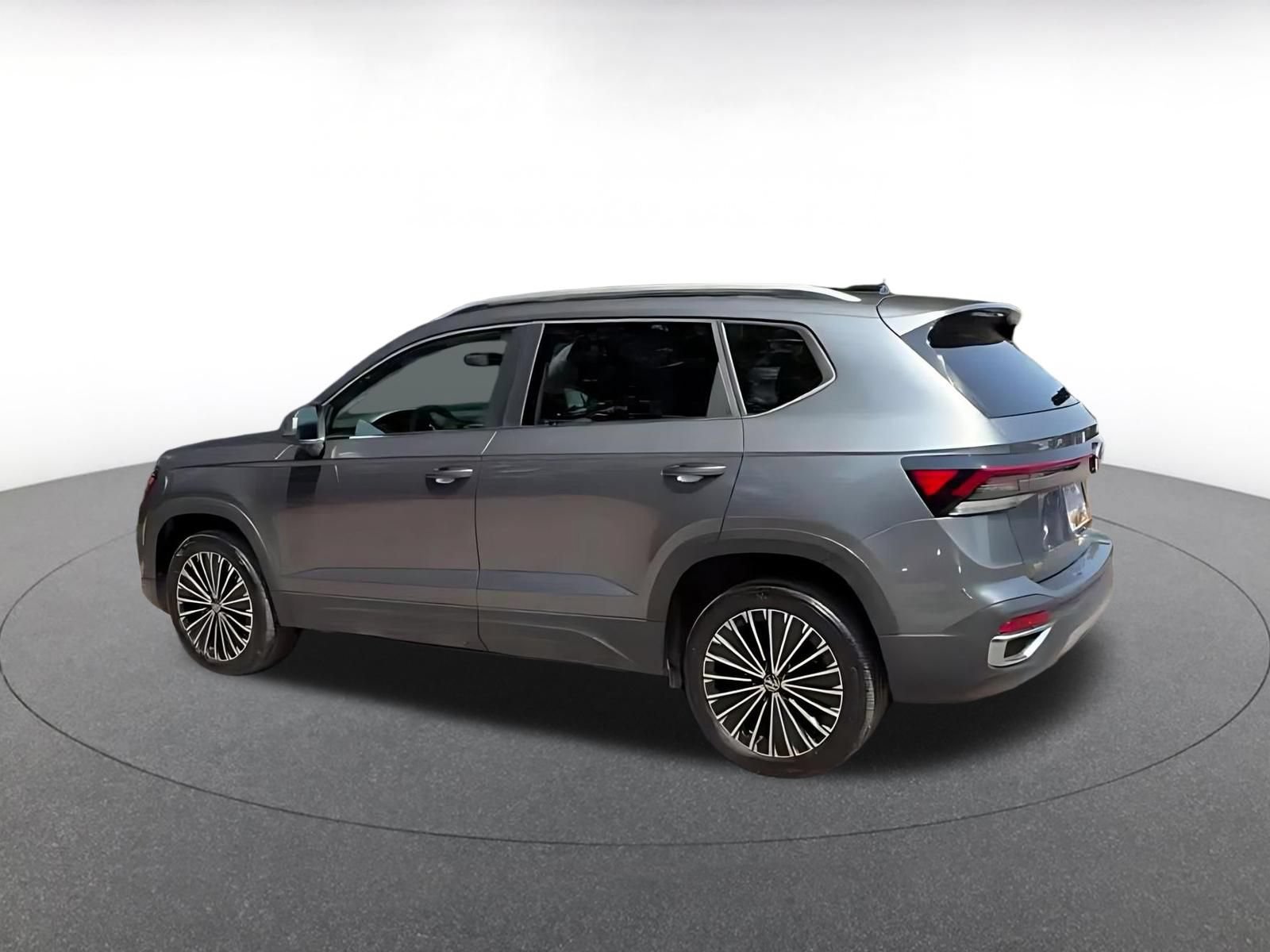 Thumbnail: 2026 Volkswagen Taos - 10
