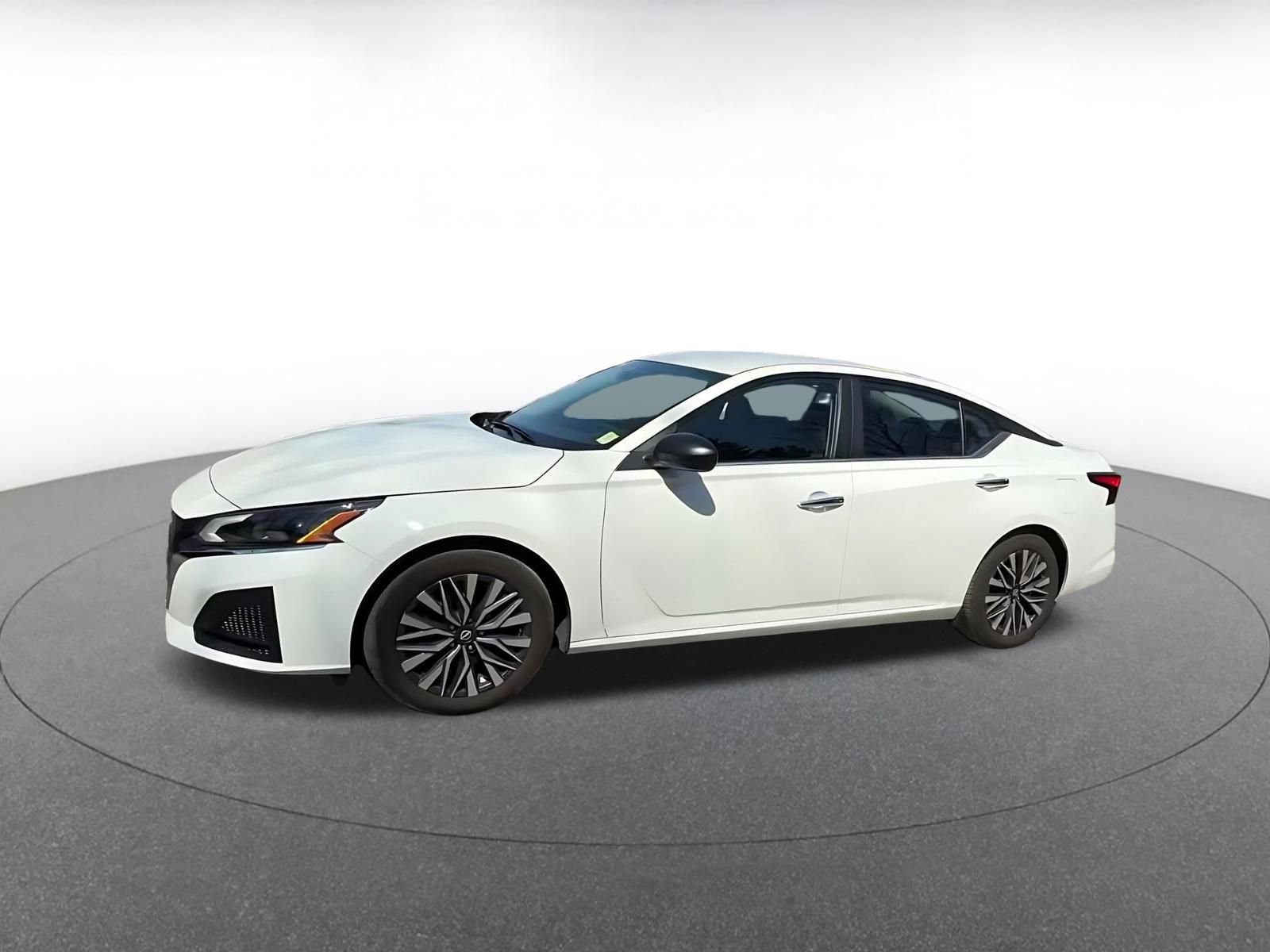 Thumbnail: 2025 Nissan Altima - 8