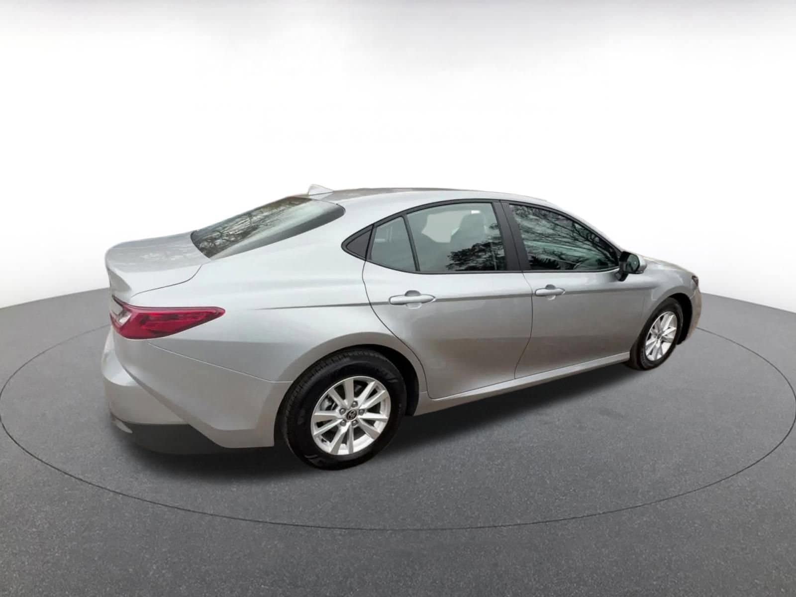 Thumbnail: 2025 Toyota Camry - 15