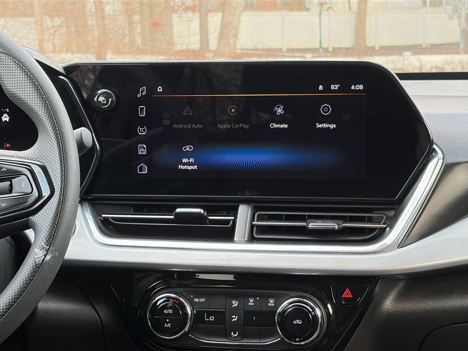 Thumbnail: 2025 Chevrolet Trax - 17