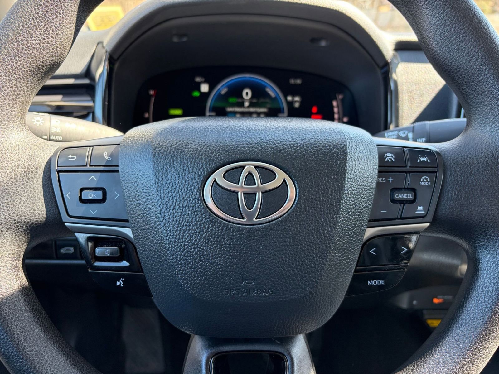 Thumbnail: 2025 Toyota Camry - 25