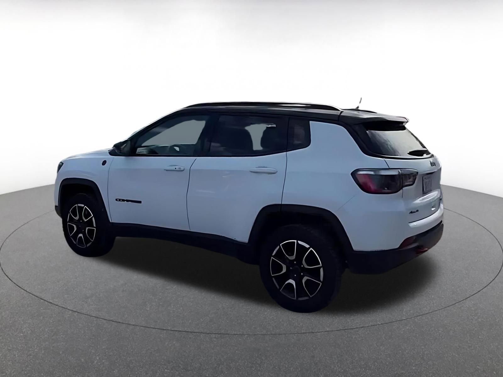 Thumbnail: 2025 Jeep Compass - 9
