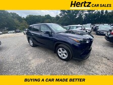 2023 Toyota Highlander LE -
                Smithtown, NY