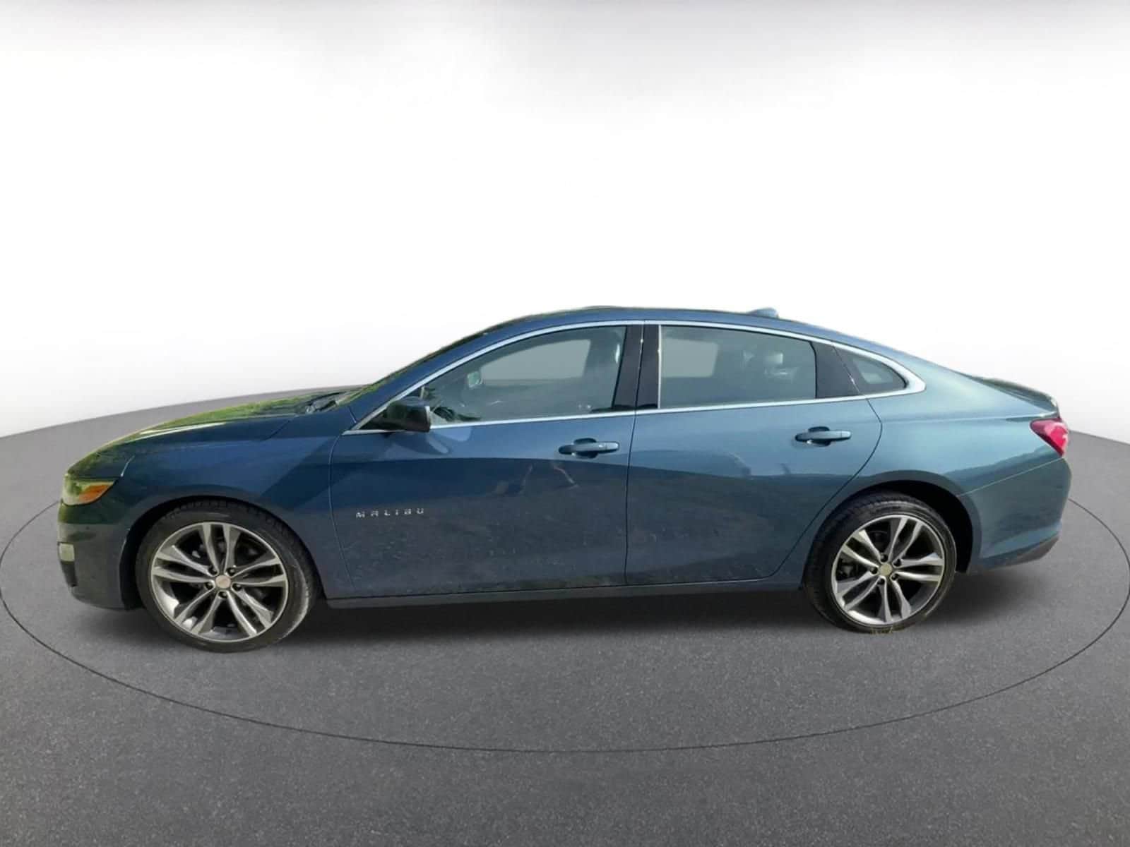 Thumbnail: 2024 Chevrolet Malibu - 9