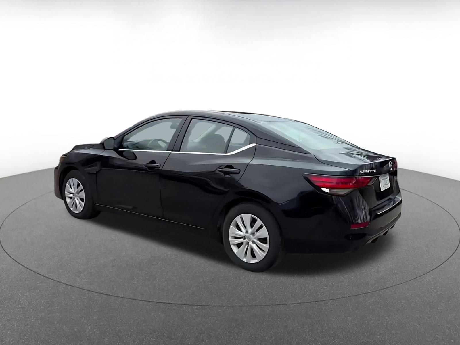 Thumbnail: 2025 Nissan Sentra - 10