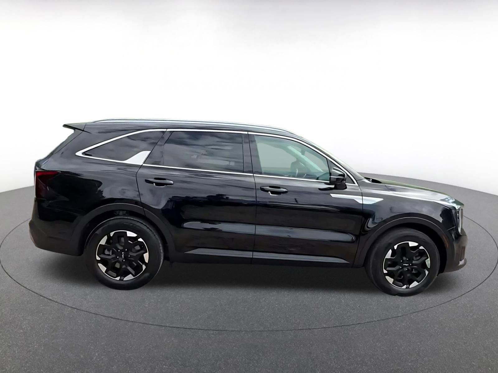 Thumbnail: 2024 Kia Sorento - 16
