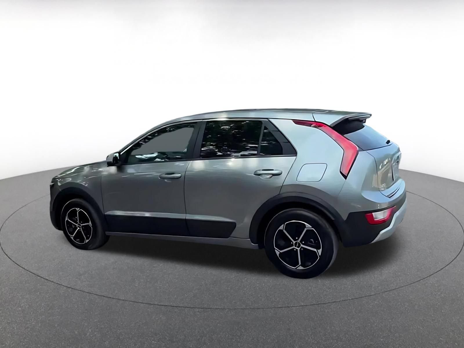 Thumbnail: 2026 Kia Niro - 10
