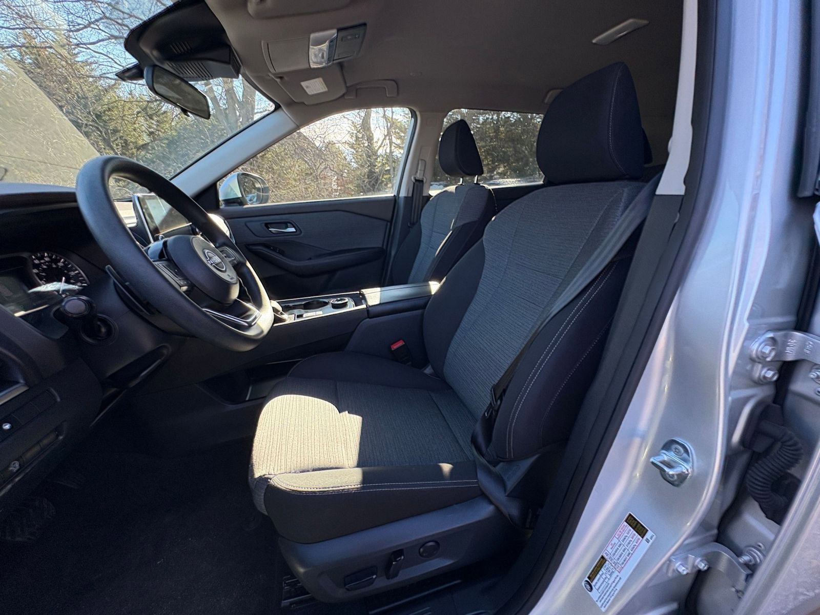 Thumbnail: 2023 Nissan Rogue - 22