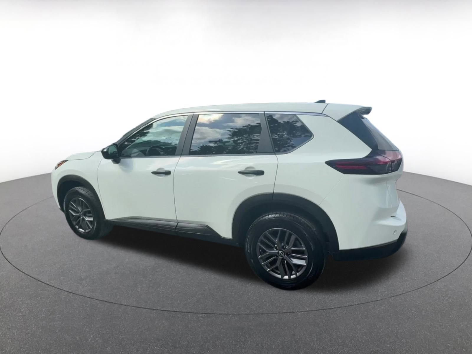 Thumbnail: 2024 Nissan Rogue - 10