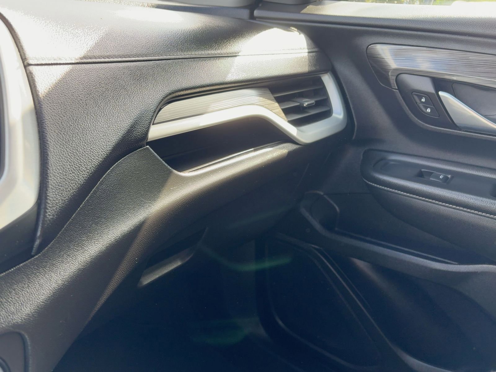 Thumbnail: 2024 GMC Terrain - 25