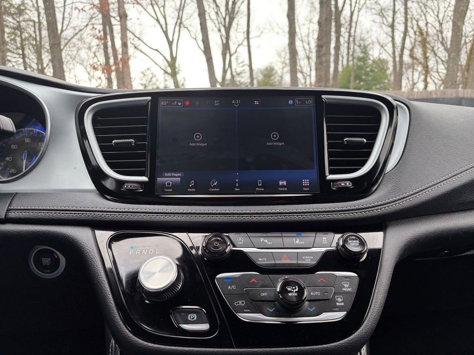 Thumbnail: 2025 Chrysler Pacifica - 17